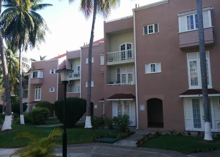 Aparthotel Fisherman's Point Beach-front Condomania