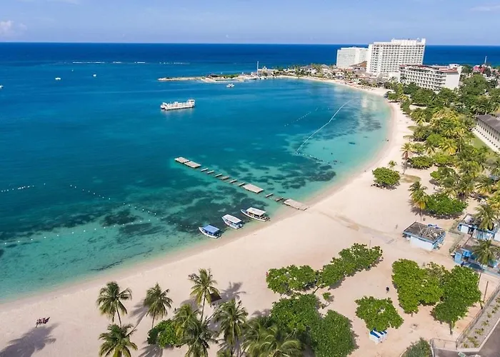 Fisherman's Point Beach-front Condomania 3* Ocho Rios