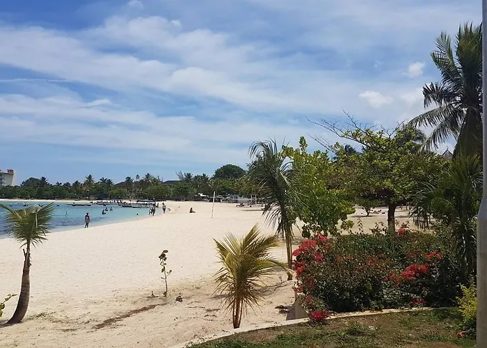 Fisherman's Point Beach-front Condomania 3* Ocho Rios