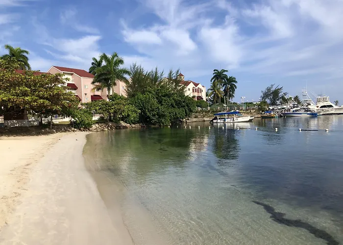 Fisherman's Point Beach-front Condomania 3* Ocho Rios