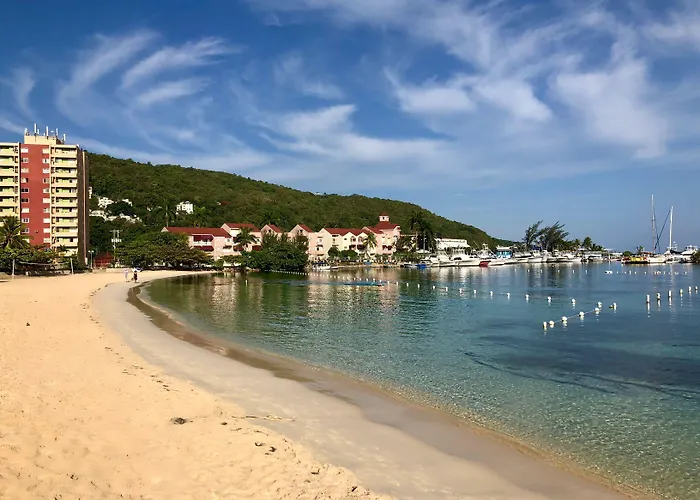 Aparthotel Fisherman's Point Beach-front Condomania Ocho Rios