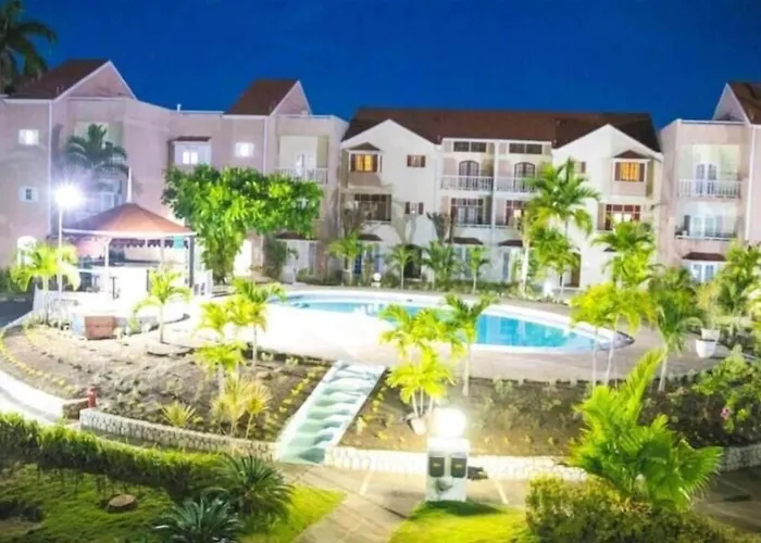 Fisherman's Point Beach-front Condomania Aparthotel