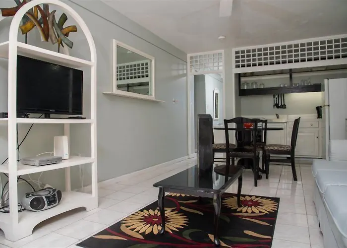 Fisherman's Point Beach-front Condomania Aparthotel 3*