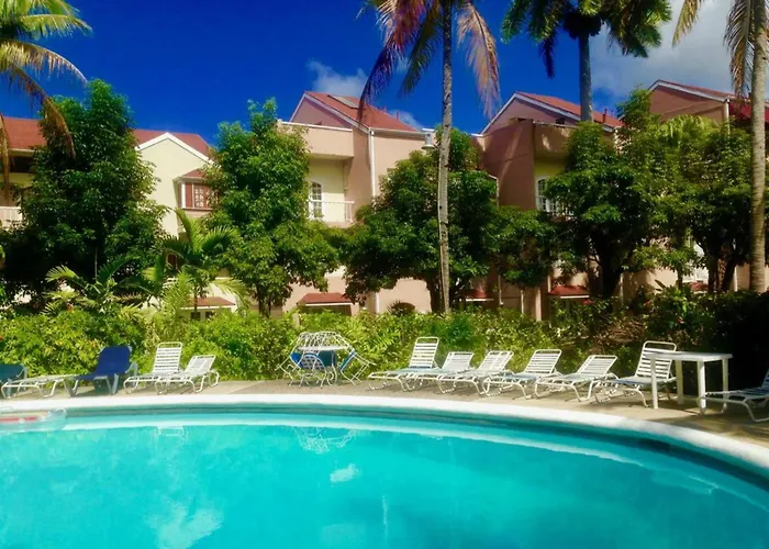 Fisherman's Point Beach-front Condomania 3*